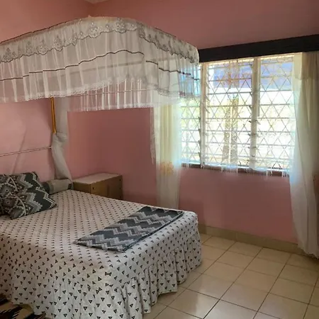 Zuri Homestay Wifi & Ocean Breeze !! Mombasa Exterior photo